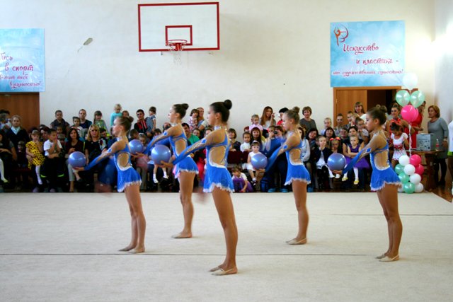 Центр художественной гимнастики в Новосинеглазово распахнул двери для  юных спортсменок