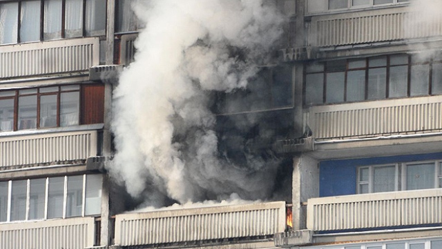 В поселке Чурилово мужчина в отместку жене спалил квартиру