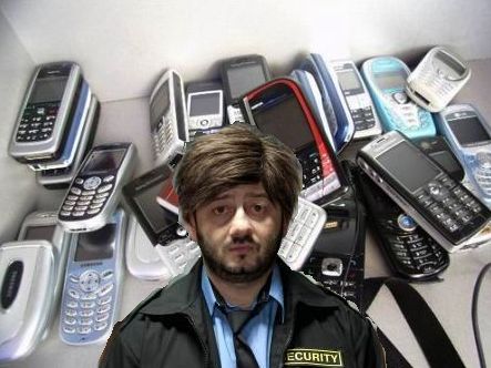 Челябинский «Бородач» украл 22 мобильника