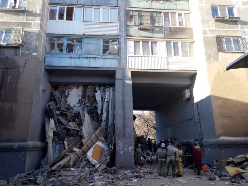 Спасатели извлекли из-под рухнувшего дома в Магнитогорске тела 19 погибших Спасатели извлекли из-под рухнувшего дома в Магнитогорске тела 19 погибших