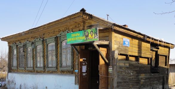 В Карабаше неизвестные подожгли ночью магазин «Товары для всей семьи»