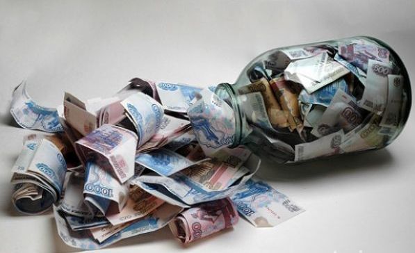 Число россиян, предпочитающих хранить деньги в банках, растет