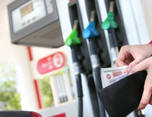 Цены на бензин в России могут превысить 50 рублей за литр