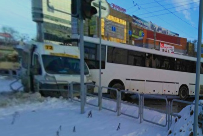 В больнице Челябинска умер один из раненых в ДТП с маршруткой пассажиров