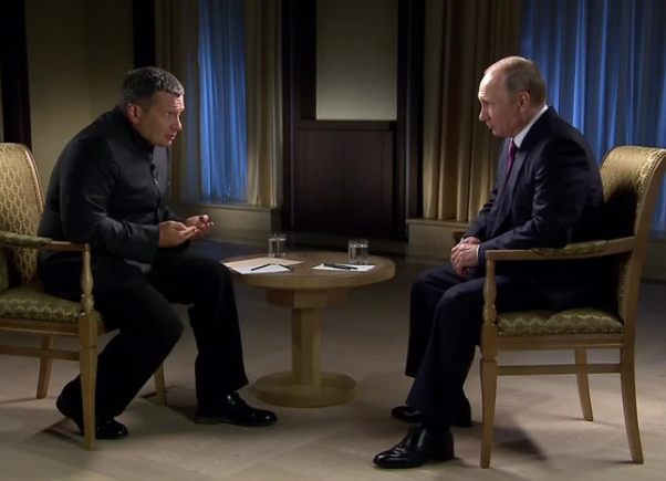 Путин заявил, что 755 американских дипломатов должны покинуть Россию Путин заявил, что 755 американских дипломатов должны покинуть Россию