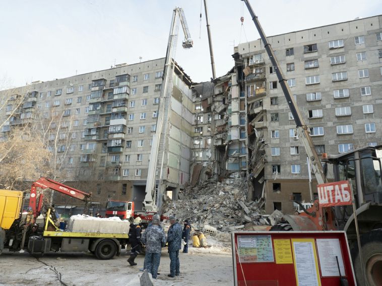 Следственный комитет завершил осмотр места взрыва в Магнитогорске Следственный комитет завершил осмотр места взрыва в Магнитогорске