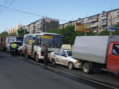 Шесть автомобилий столкнулись на Свердловском пр-те Челябинска