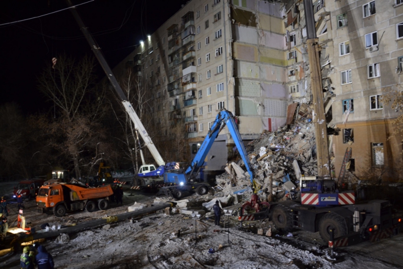 На похороны погибших при взрыве в Магнитогорске выделят пособие На похороны погибших при взрыве в Магнитогорске выделят пособие