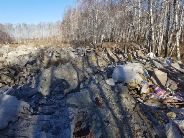 Свежий мусор на закрытой свалке Челябинска обнаружили общественники Свежий мусор на закрытой свалке Челябинска обнаружили общественники