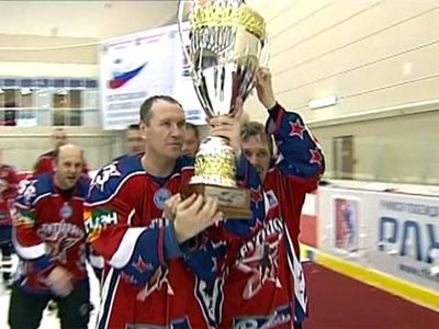 Челябинская команда победила в турнире любительской хоккейной лиги