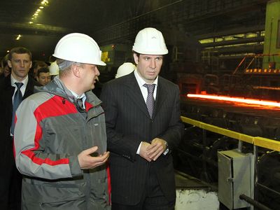 Михаил Юревич назвал "безобразными" бытовые условия металлургов