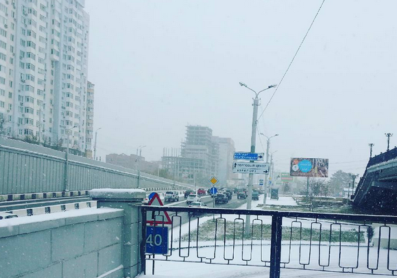 После снегопада Челябинск встал в 7-балльных пробках