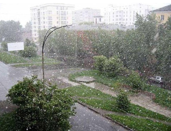 Во второй день лета в Свердловской области выпал снег