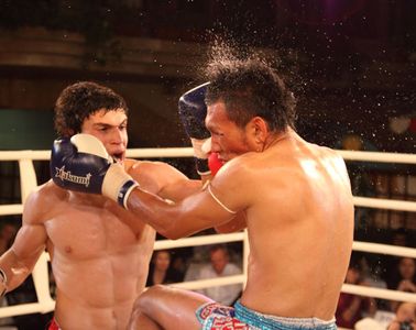 5 апреля в Челябинске Хаял Джаниев победил тайского боксера Сингдета Ситсайтонга 