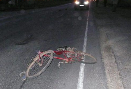 В Челябинске водитель сбил школьницу на велосипеде