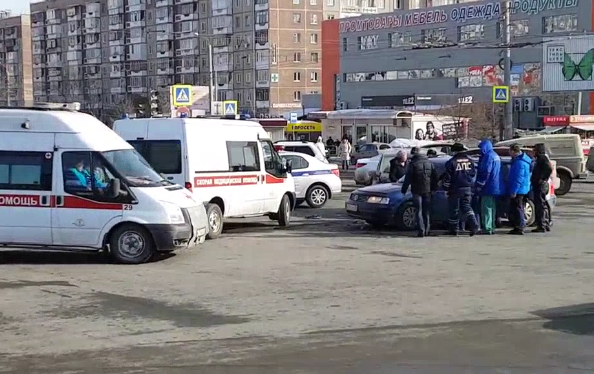 В Челябинске в аварии на улице Чичерина ранены 4 человека