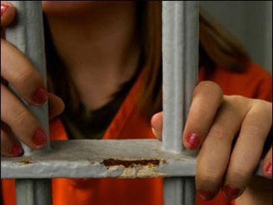 В Магнитогорске осудили двух несовершеннолетних девушек