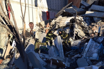 Найденного под завалами в Магнитогорске ребенка эвакуировали в Москву. Видео Найденного под завалами в Магнитогорске ребенка эвакуировали в Москву. Видео