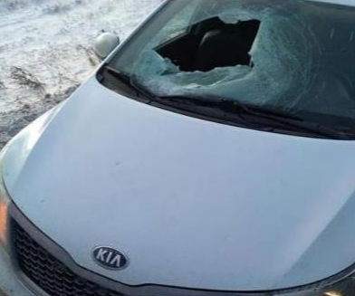 В Башкирии лед, пробивший стекло машины, ранил 10-летнего школьника