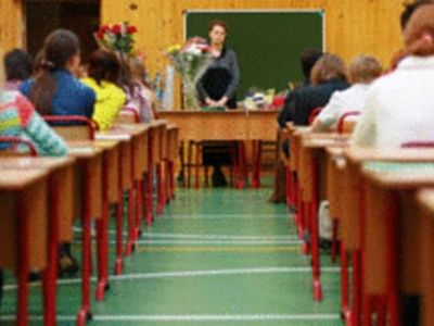 В Челябинской области зарплаты учителям поднимут до "среднепромышленных"