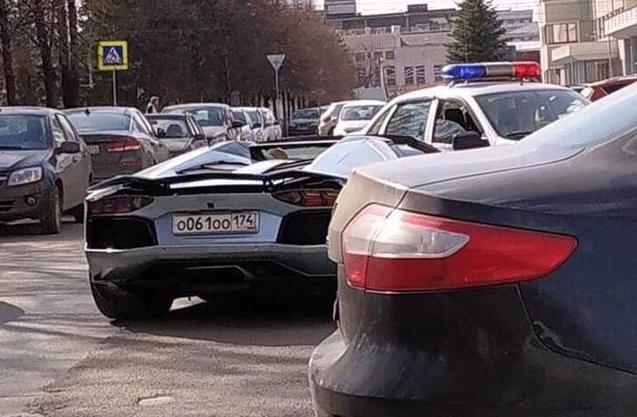 Lamborghini челябинского олигарха попала в ДТП недалеко от здания правительства 