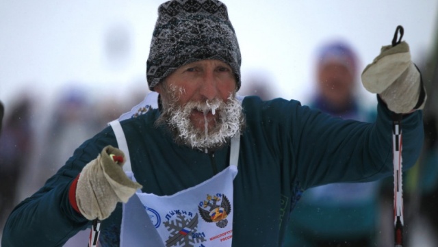 «Лыжню России» сковали уральские морозы