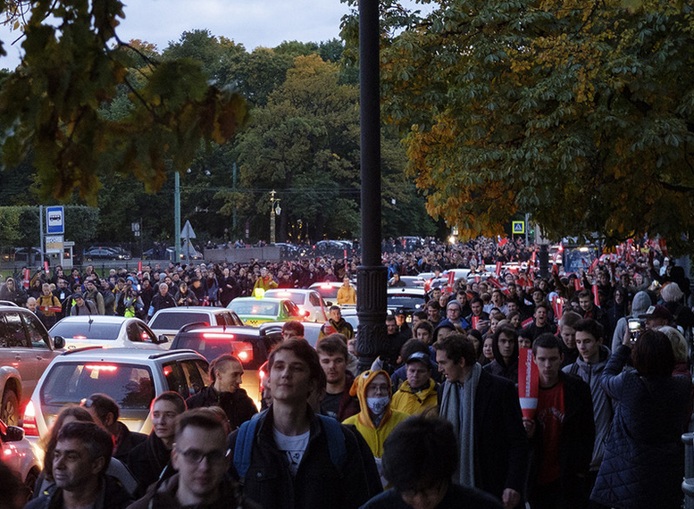 В Петербурге суд признал незаконным запрет митинга Навального В Петербурге суд признал незаконным запрет митинга Навального
