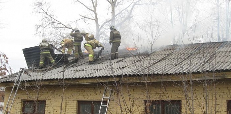 В Челябинске произошел серьезный пожар на территории Танкового училища