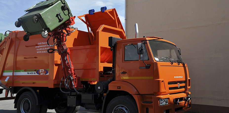 В День города и день выборов из Челябинска вывезли на 50 тонн мусора больше