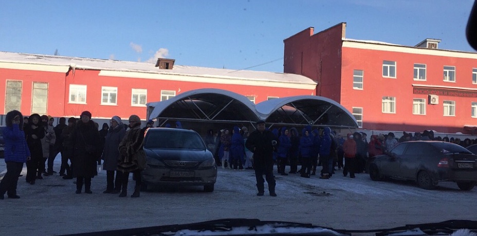 В Перми массово эвакуируют людей из торговых центров и школ