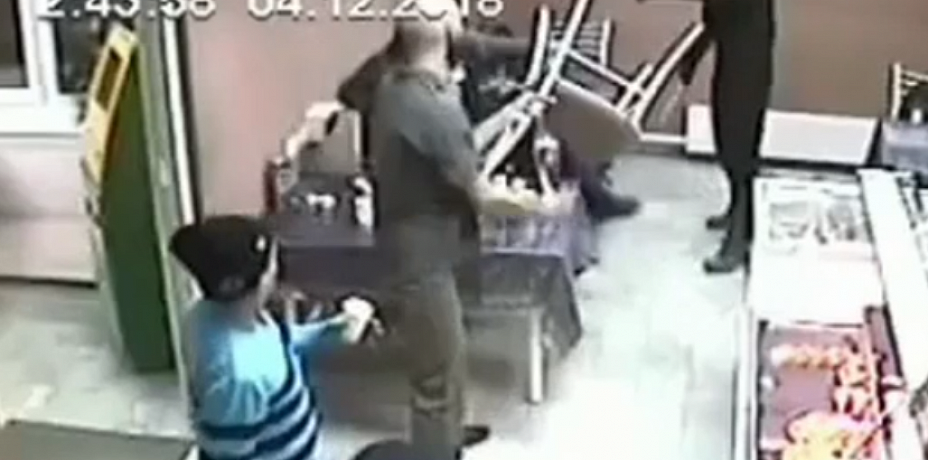 В Новоуральске рецидивист напал на посетителя бара с дрелью