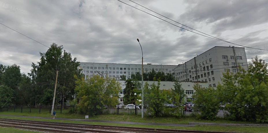 В Екатеринбурге пациент разбился насмерть, выпав из окна больницы