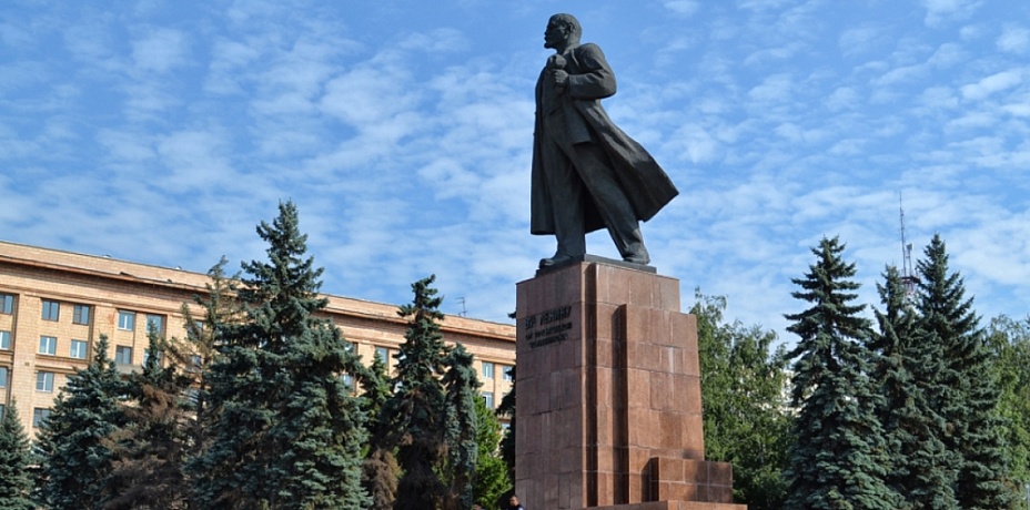 Ремонт памятника Ленину в Челябинске оказался на 90% некачественным