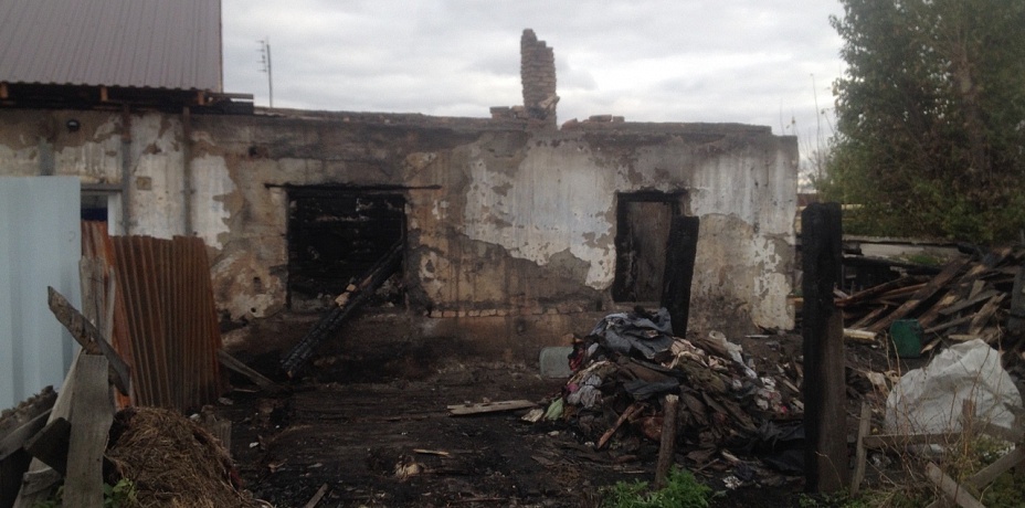В Челябинской области семья инвалидов осталась без крова после пожара