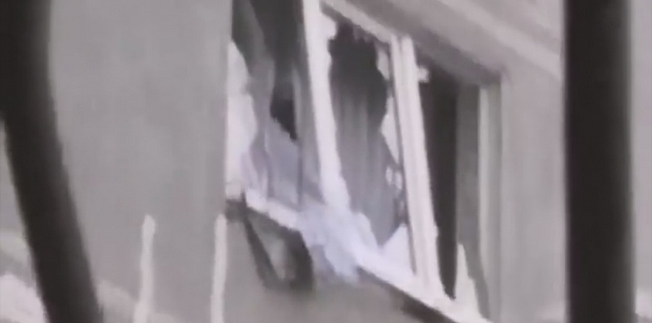 Известны подробности взрыва в жилом доме в Челябинске. Есть пострадавший. Видео