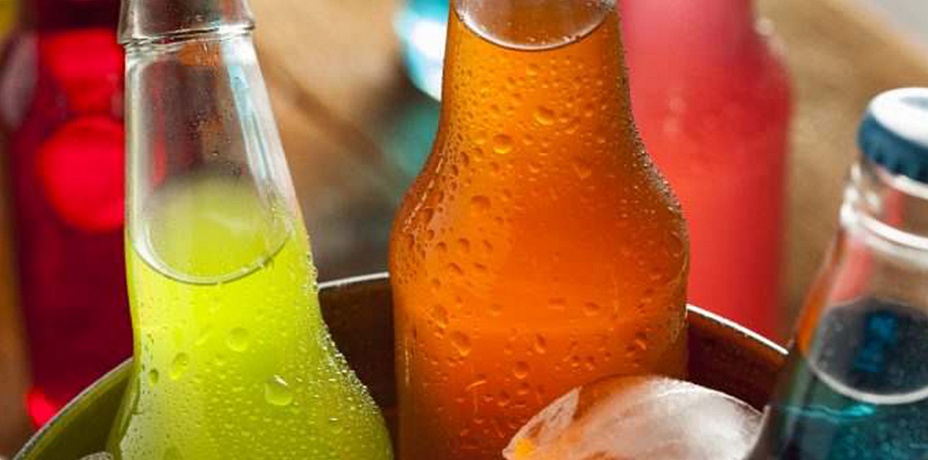 Ученые объяснили связь между сладкими напитками и раком