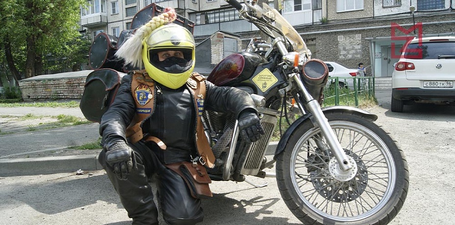 «Я – мотор!». Челябинская пенсионерка-байкер набирает единомышленниц в свою команду