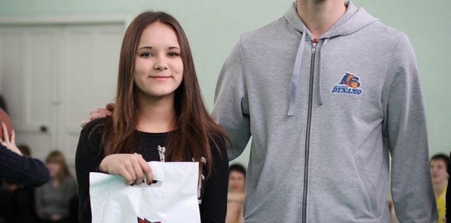 Баскетболисты "Динамо" провели профилактический урок для школьников 