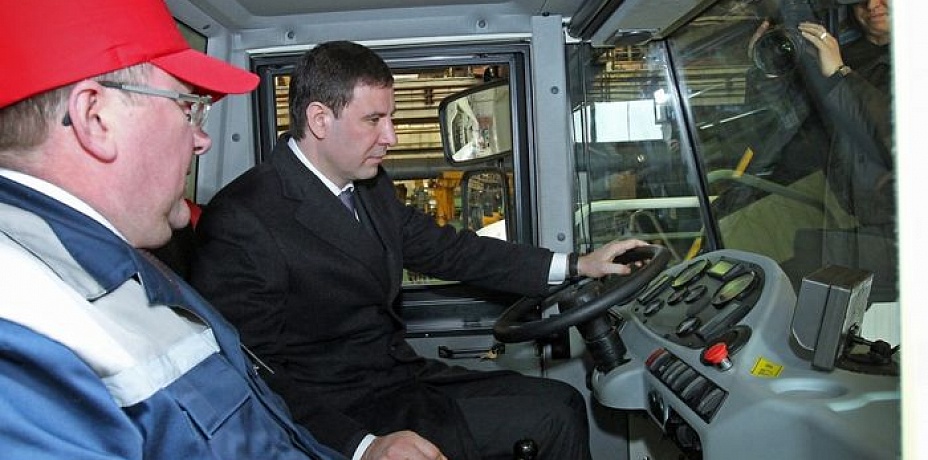 Губернатор Михаил Юревич активизировал рабочие поездки на промышленные предприятия региона