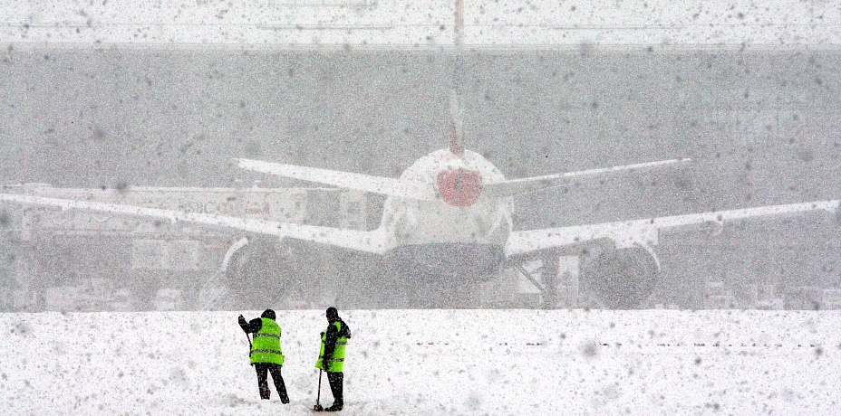 Снежный фронт в Москве привел к задержке рейсов из Челябинска и области