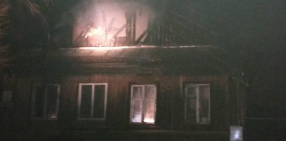 В Кунгуре загорелись два жилых дома
