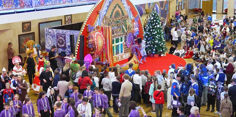 Кремлевская елка собрала тысячи юных талантов со всей страны