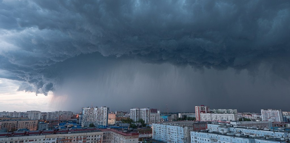 Резкое похолодание и штормовой ветер: стремительный «ныряющий» циклон обрушился на Челябинскую область, кардинально изменив метеорологическую обстановку