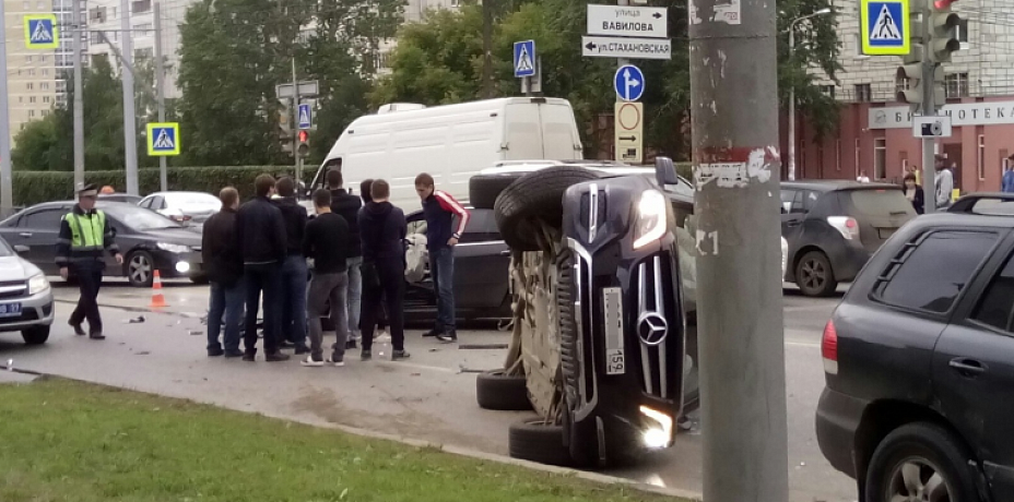 В Перми в массовом ДТП у "Гознака" столкнулись четыре авто