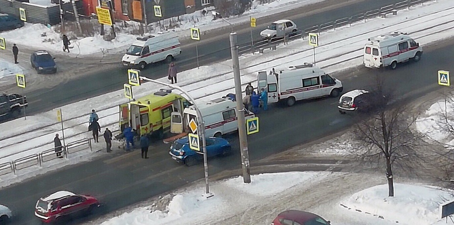 Водитель реанимобиля сбил пешехода в Челябинске