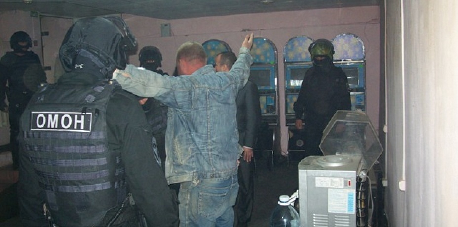 Дело организаторов подпольного зала игровых автоматов в Южноуральске направлено в суд