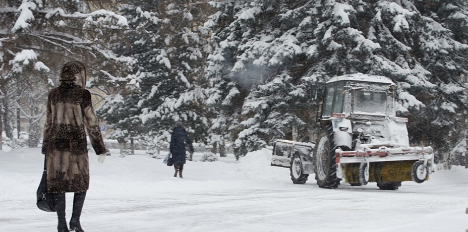 Мэр Челябинска попросила максимально убрать снег в городе перед резким потеплением