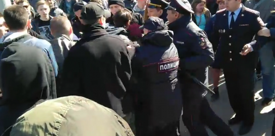 В Челябинске на митинге "Он нам не царь" задержано 164 человека