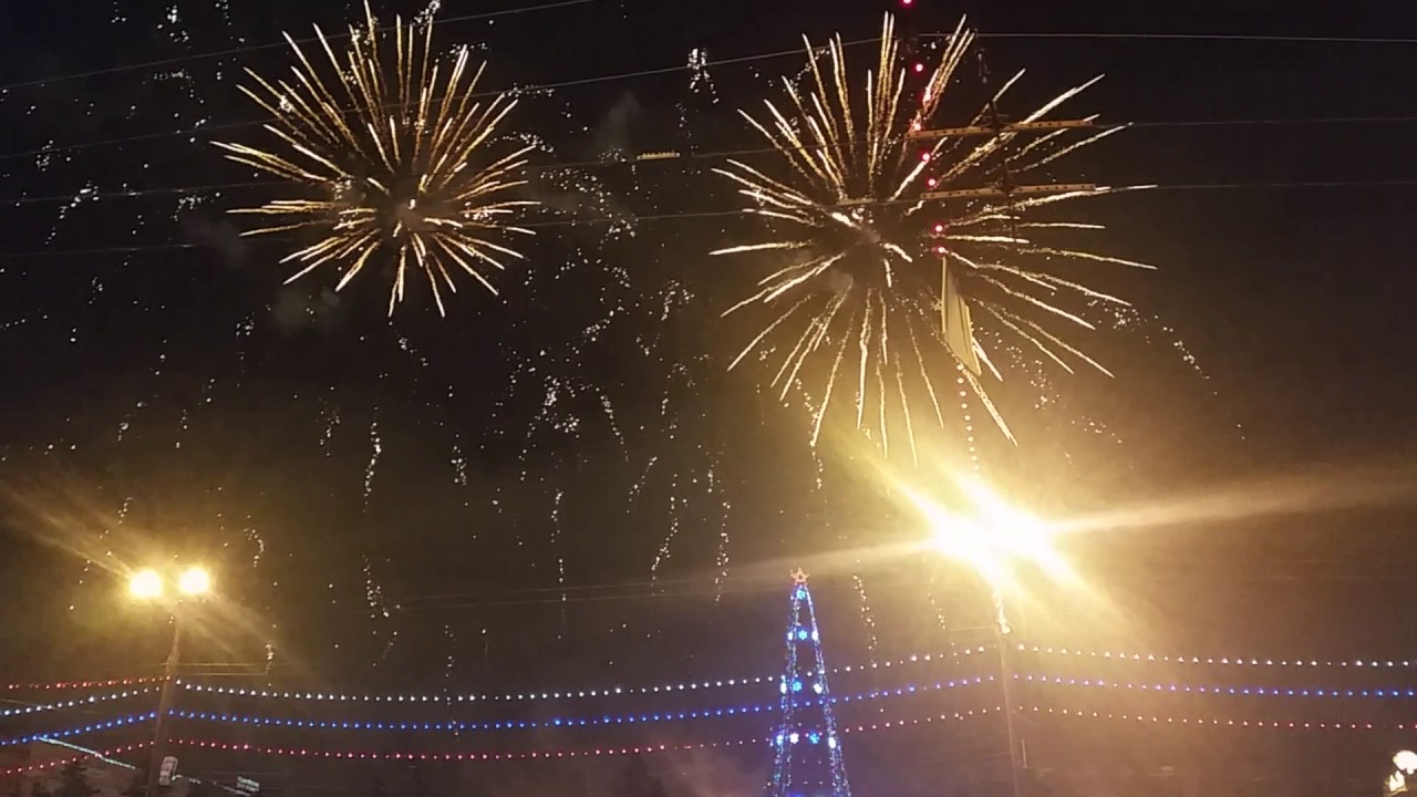 В администрации Челябинска рассказали, где можно запускать фейерверки на Новый год