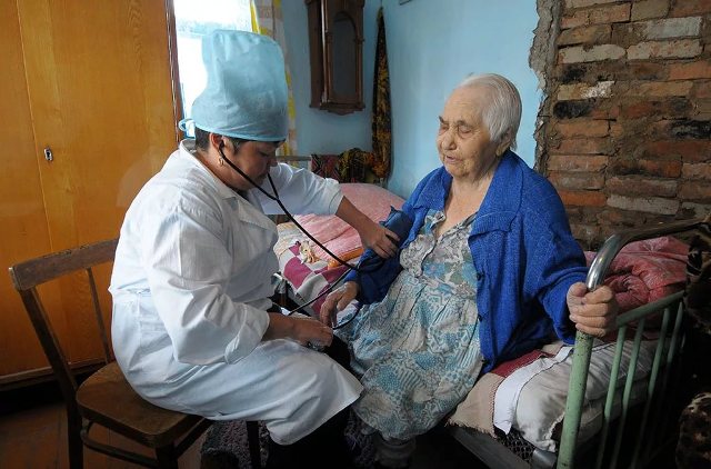 Вслед за врачами на село заманят фельдшеров